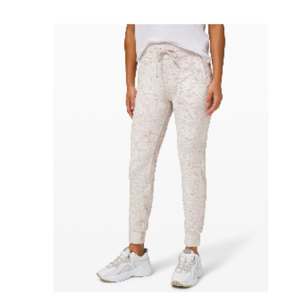 Ready to RULU Jogger 29” crushed velvet
